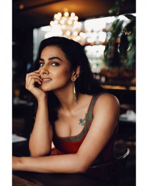 Shraddha Srinath (aka) Shradha Srinath