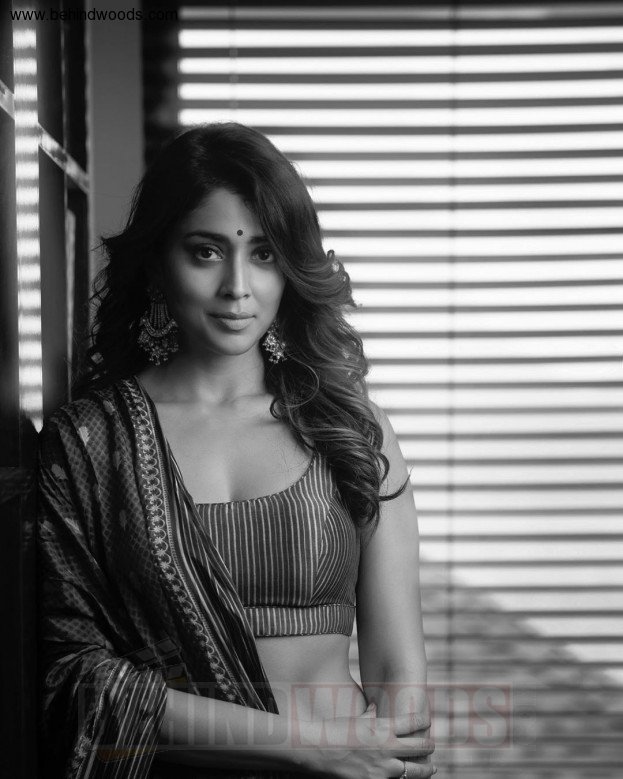 Shriya Saran (aka) Actress Shriya photos stills & images