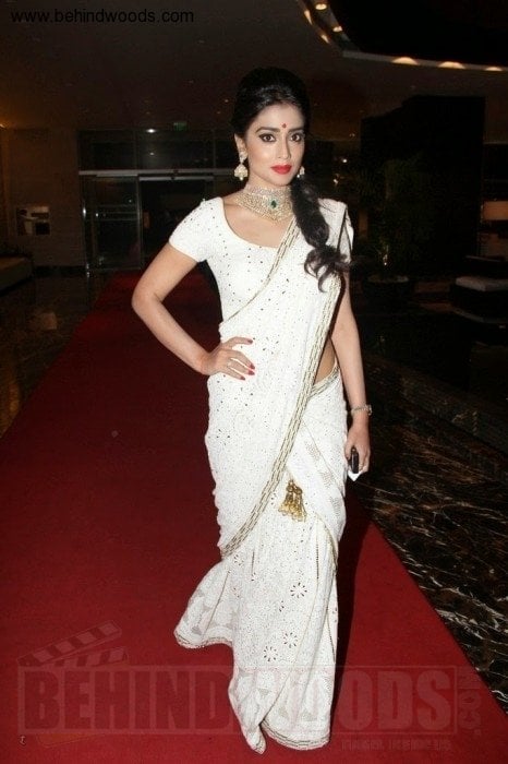 Shriya Saran (aka) Actress Shriya photos stills & images