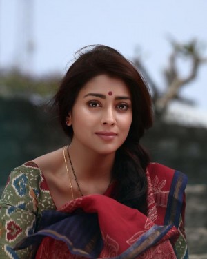 Shriya Saran (aka) Actress Shriya