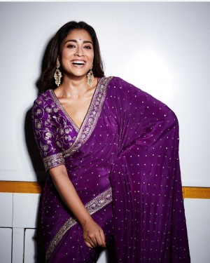 Shriya Saran (aka) Actress Shriya