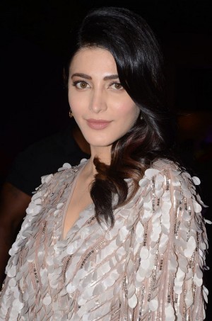 Shruti Haasan (aka) Shruti Hasan