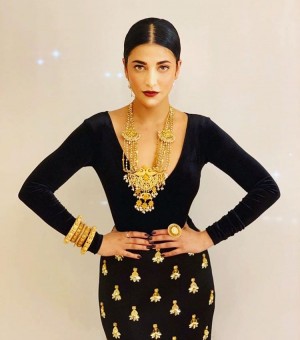 Shruti Haasan (aka) Shruti Hasan