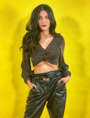 Shruti Haasan (aka) Shruti Hasan