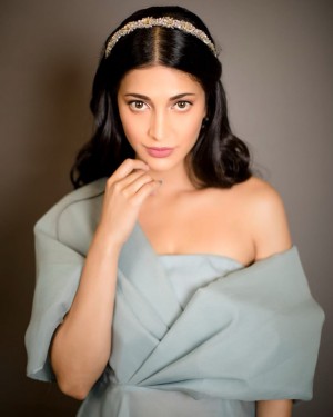 Shruti Haasan (aka) Shruti Hasan