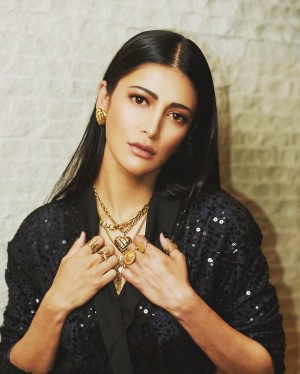 Shruti Haasan (aka) Shruti Hasan