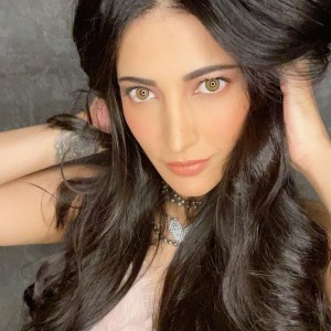 Shruti Haasan (aka) Shruti Hasan