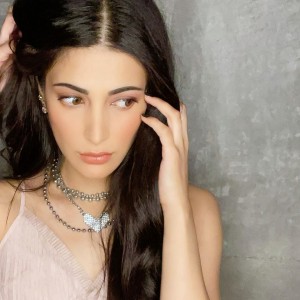 Shruti Haasan (aka) Shruti Hasan