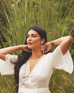 Shruti Haasan (aka) Shruti Hasan