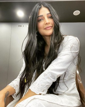 Shruti Haasan (aka) Shruti Hasan