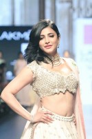 Shruti Haasan (aka) Shruti Hasan