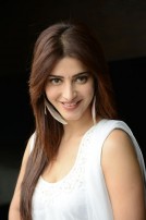 Shruti Haasan (aka) Shruti Hasan