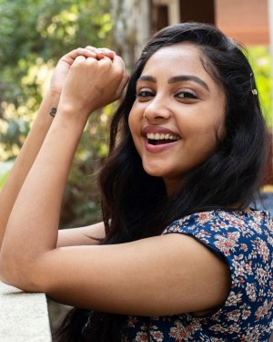 Smruthi Venkat (aka) Smruthi