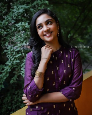 Smruthi Venkat (aka) Smruthi