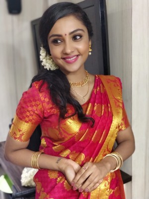 Smruthi Venkat (aka) Smruthi