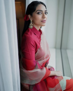 Sobhita Dhulipala (aka) Sobhita Dhulipalaa