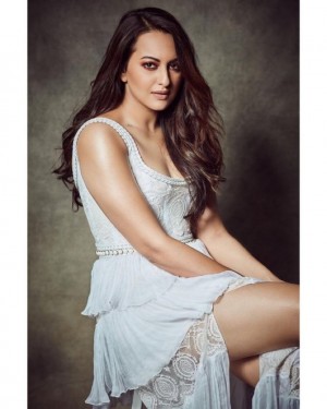 Sonakshi Sinha (aka) Sonakshi