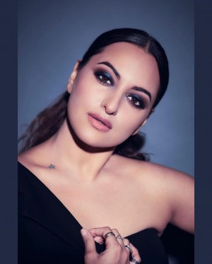 Sonakshi Sinha (aka) Sonakshi