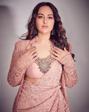 Sonakshi Sinha (aka) Sonakshi