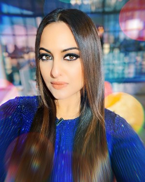 Sonakshi Sinha (aka) Sonakshi