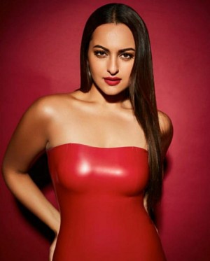 Sonakshi Sinha (aka) Sonakshi