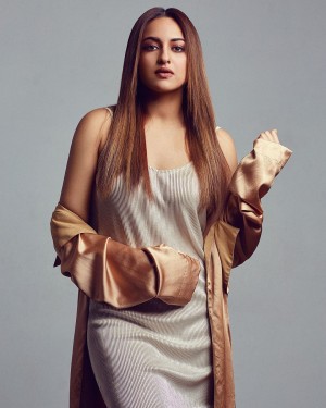 Sonakshi Sinha (aka) Sonakshi