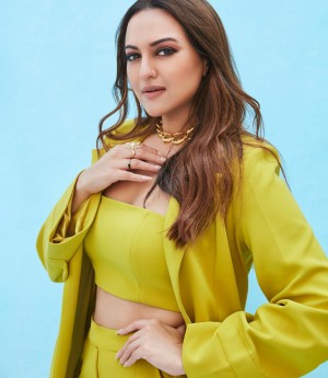 Sonakshi Sinha (aka) Sonakshi