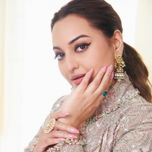 Sonakshi Sinha (aka) Sonakshi