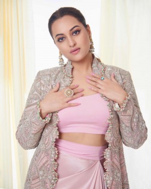 Sonakshi Sinha (aka) Sonakshi