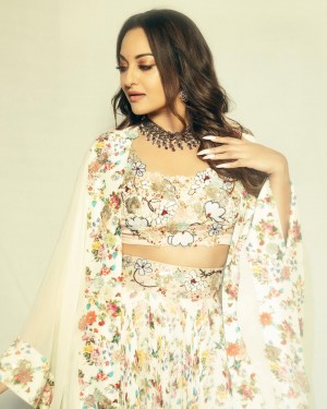 Sonakshi Sinha (aka) Sonakshi