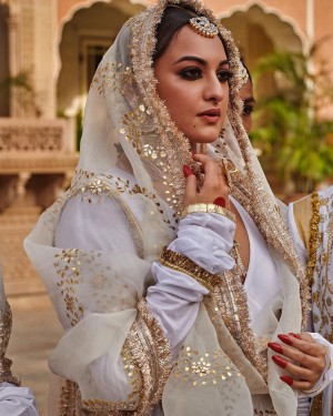 Sonakshi Sinha (aka) Sonakshi