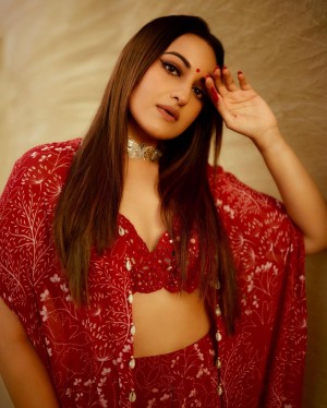 Sonakshi Sinha (aka) Sonakshi