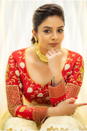 Sree Mukhi (aka) Sree Muki