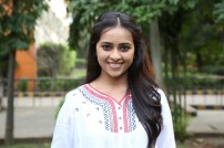 Sri Divya (aka) Sri Diviya