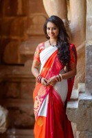 Sri Divya (aka) Sri Diviya