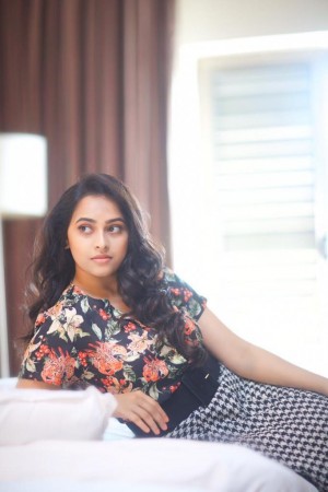 Sri Divya (aka) Sri Diviya