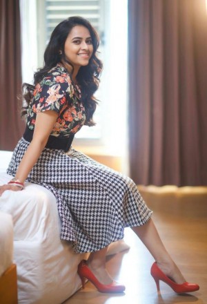 Sri Divya (aka) Sri Diviya