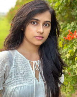 Sri Divya (aka) Sri Diviya