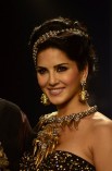 Sunny Leone (aka) SunnyLeone