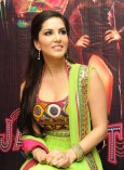 Sunny Leone (aka) SunnyLeone