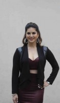 Sunny Leone (aka) SunnyLeone