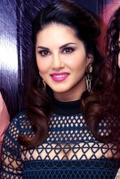 Sunny Leone (aka) SunnyLeone