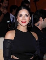 Sunny Leone (aka) SunnyLeone