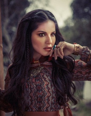 Sunny Leone (aka) SunnyLeone