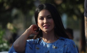 Sunny Leone (aka) SunnyLeone