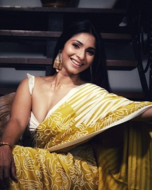 Tanisha Mukherjee (aka) Shweta  Konnur