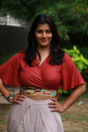 Varalakshmi Sarathkumar (aka) Actress Varalakshmi