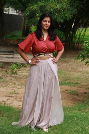 Varalakshmi Sarathkumar (aka) Actress Varalakshmi