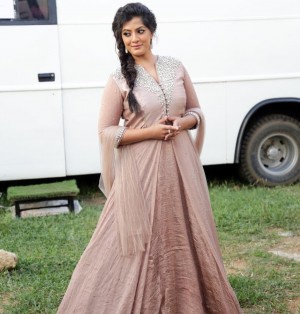 Varalakshmi Sarathkumar (aka) Actress Varalakshmi