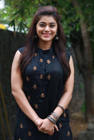 Yamini Bhaskar (aka) Yamini